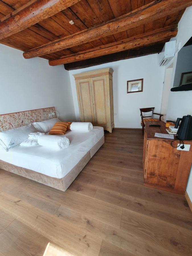 Casa Castagna 1620 Bed & Breakfast Mergozzo Eksteriør bilde